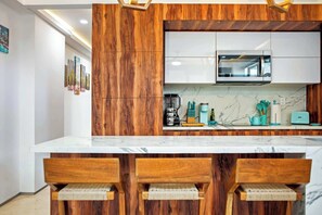 Apartamento, varias camas, cocina, vistas al mar (Agua Marina 502) | Cocina privada