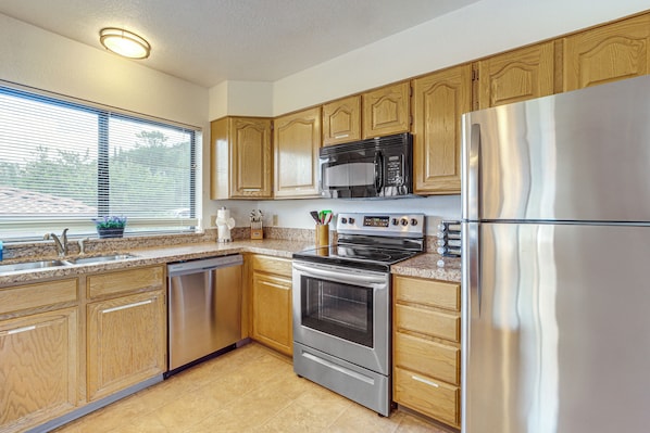 House (3 Bedrooms) | Interior