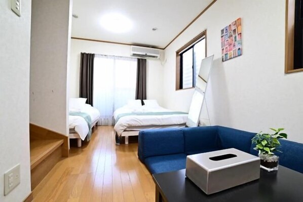 Interior - Honmachi 2-chome (Tokyo)