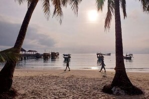 Unclassified image, 2 of 6, button - Island Boutique Koh Rong (Sihanoukville)