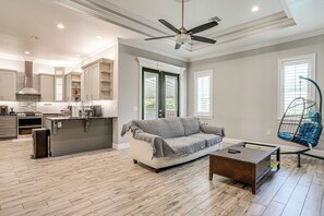 House (4 Bedrooms) | Interior