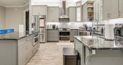 Pet-friendly Lakeland Family Oasis w/ Game Room