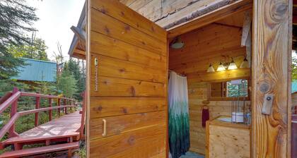 Ultimate Alaskan Retreat: Lakefront Soldotna Cabin