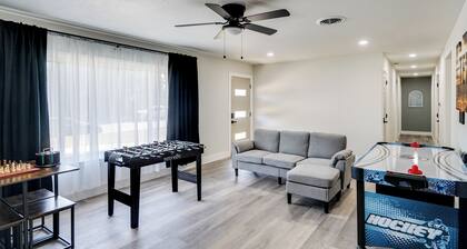 Backyard & Game Room! Home in Heart of Midland