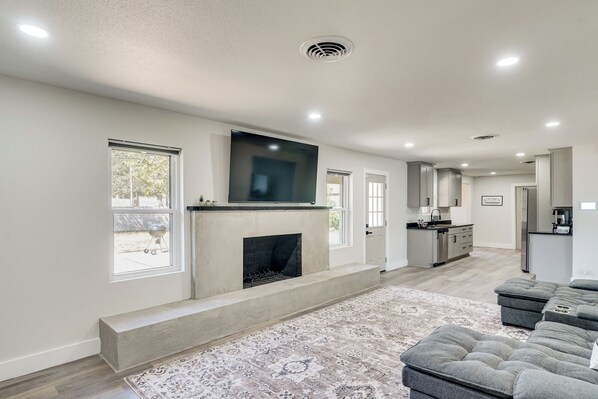 House (4 Bedrooms) | Interior