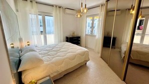 Room - Viva Riviera Large 3 Bedrooms with balcony (Cannes)