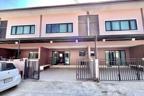 Exterior - Park Luxury Resort Villa (Venice townhouse) Tourist Resort (Pattaya)