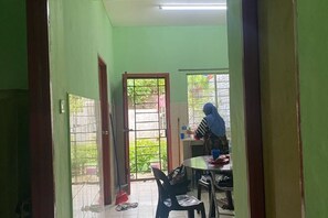 Room - Comfy Transit Tawau-Semporna (Tawau)