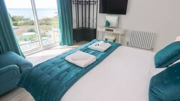 4 bedrooms, individually decorated, individually furnished, free WiFi