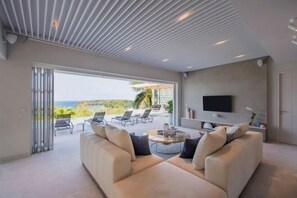 Living area - Villa Borimas (Phuket)