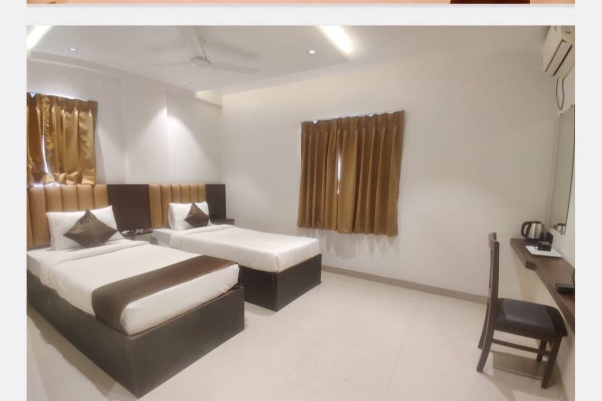 Habitación doble estándar, vista a la ciudad | Wifi gratis y ropa de cama
