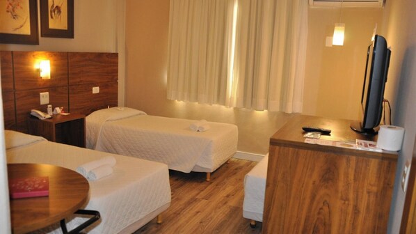 مكواة/لوح كي وواي فاي مجانًا وملاءات أسرّة