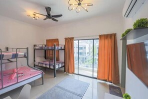 Room - Airport#F1#KLIA#Mitsui#Transit#INTI#NILAI#SepangF1 (Sepang)