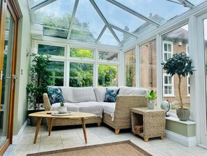 Living area - Coastal Haven Retreat in Eythorne (Dover)