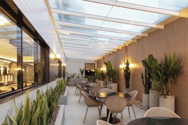 Breakfast Lounge