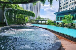 Outdoor pool - M Centura KL Fully Air-Conditioned 2-Bedroom Suite (Kuala Lumpur)