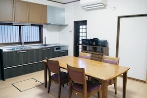 Room - Private Japanese-style house for families and groups (Okuma)