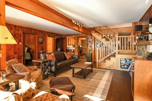 تلفزيون ذكي، مدفأة، كُتُب