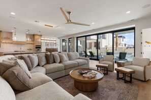 TV, video games, table tennis - Lula Bay Lagoon House: Private Pool + Near Lagoon (St. George)