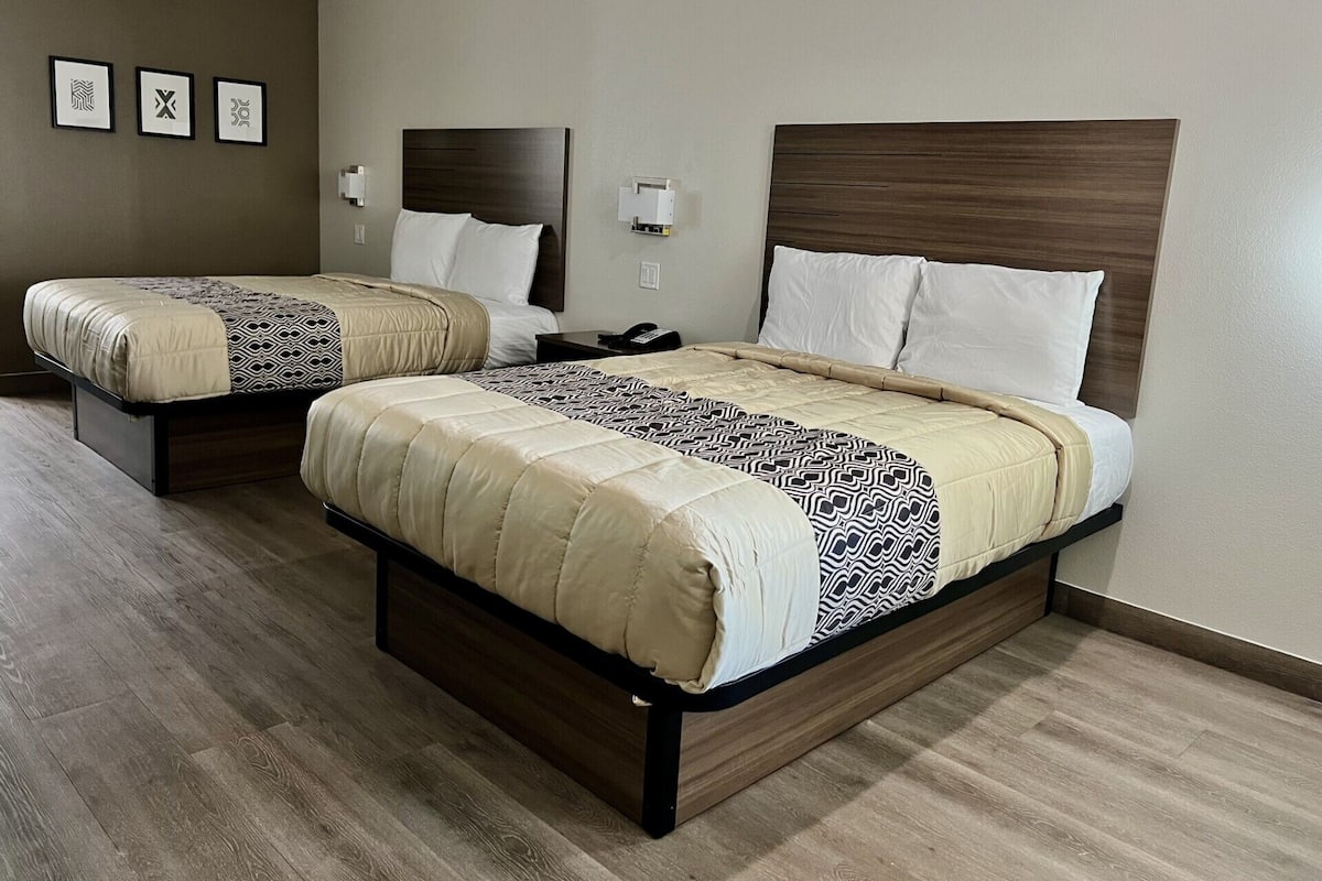 Standard Double Room | Desk, laptop workspace, blackout drapes, iron/ironing board