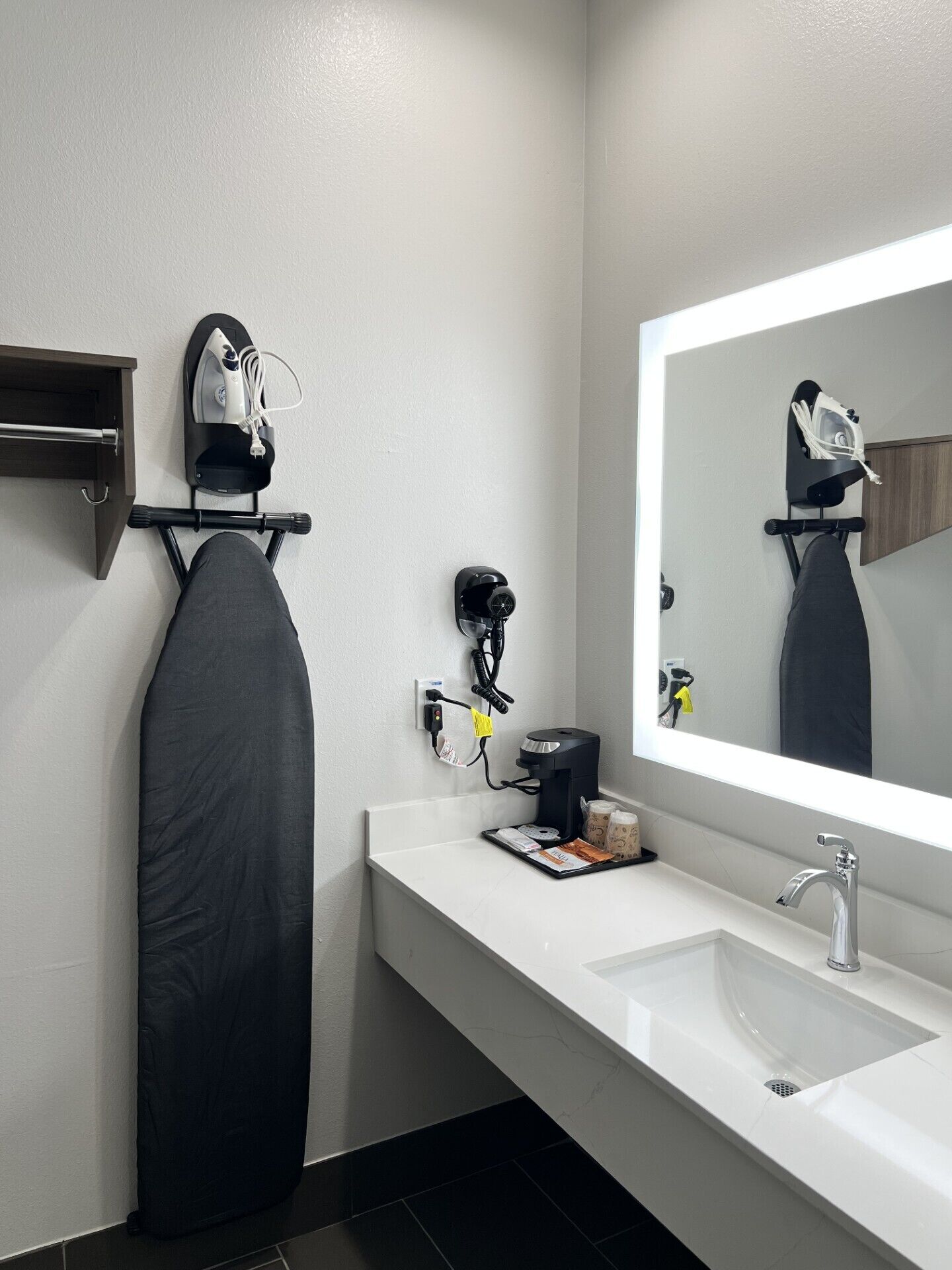 Bathtub, towels, soap, shampoo