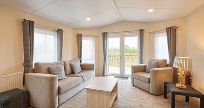 Host & Stay | Deer View Lodge