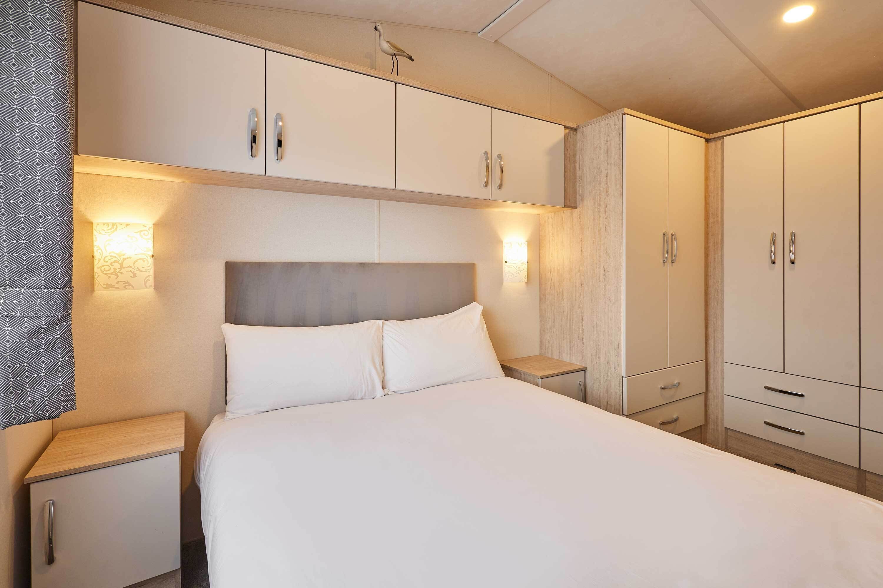 2 chambres, fer et planche à repasser, draps fournis