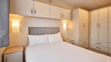 2 chambres, fer et planche à repasser, draps fournis