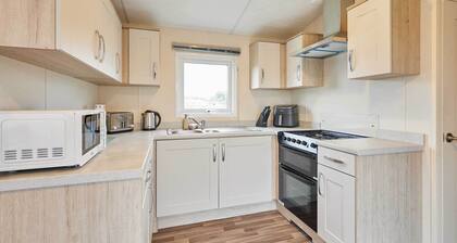 Host & Stay | Deer View Lodge