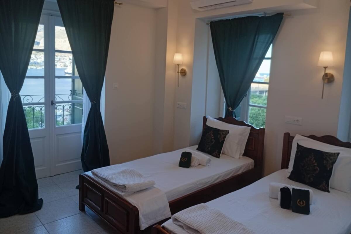 Egyptian cotton sheets, premium bedding, in-room safe