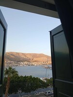 Classic Room, 2 Twin Beds, Sea View | Egyptian cotton sheets, premium bedding, minibar, in-room safe