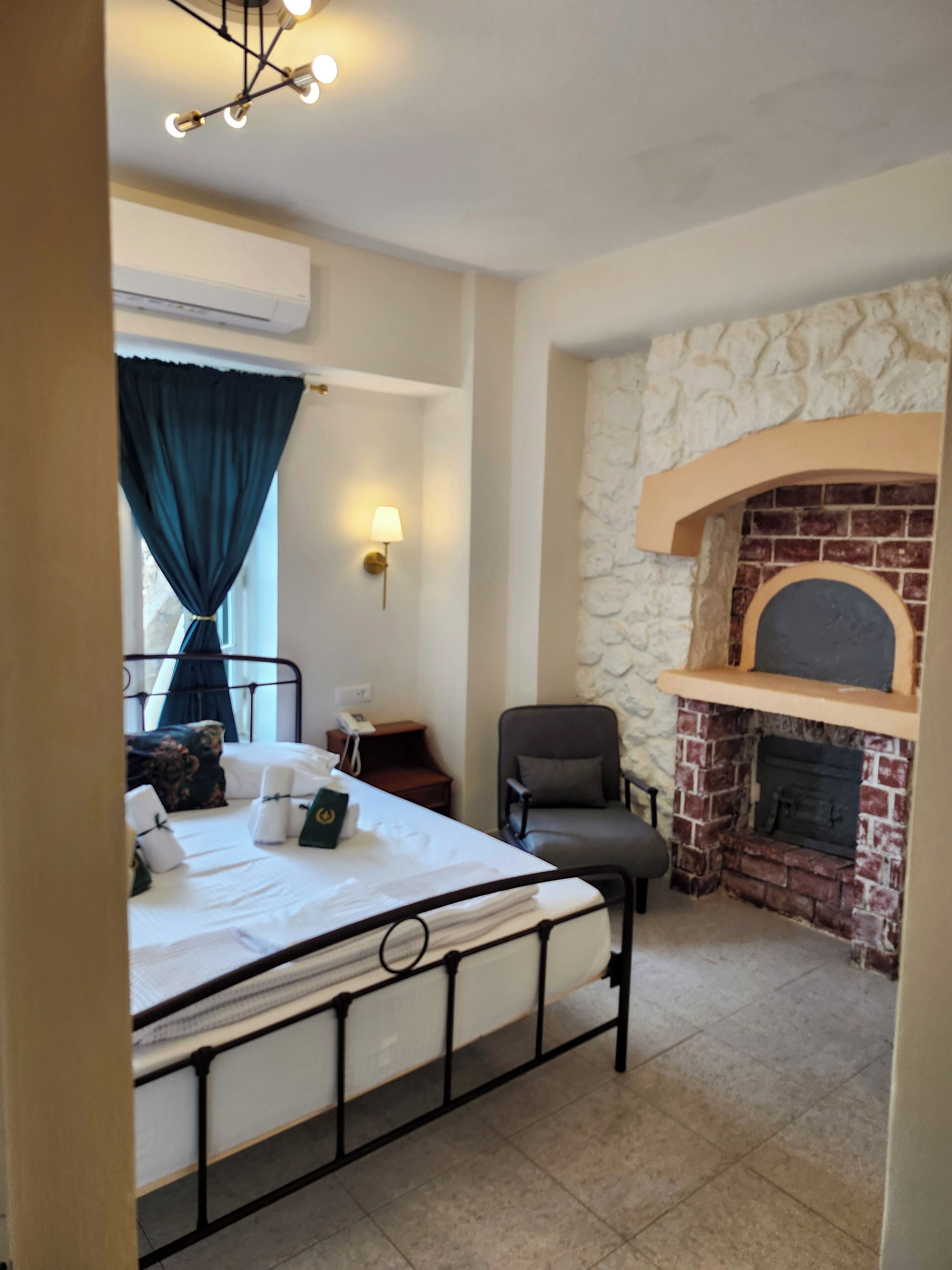 Deluxe tweepersoonskamer, balkon, uitzicht op haven | Lakens van Egyptisch katoen, luxe beddengoed, een minibar