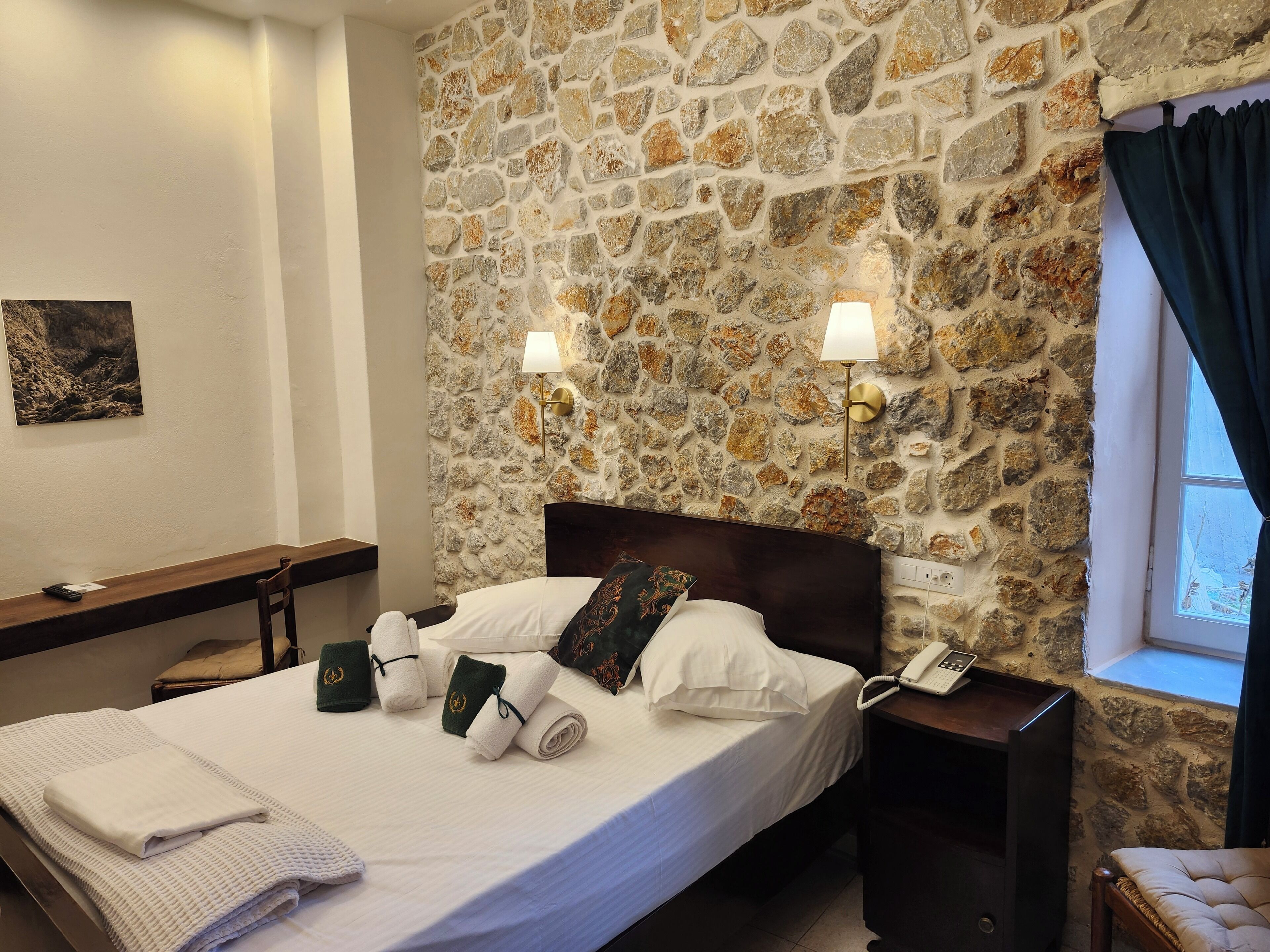 Design kamer, 1 tweepersoonsbed, uitzicht op stad | Lakens van Egyptisch katoen, luxe beddengoed, een minibar