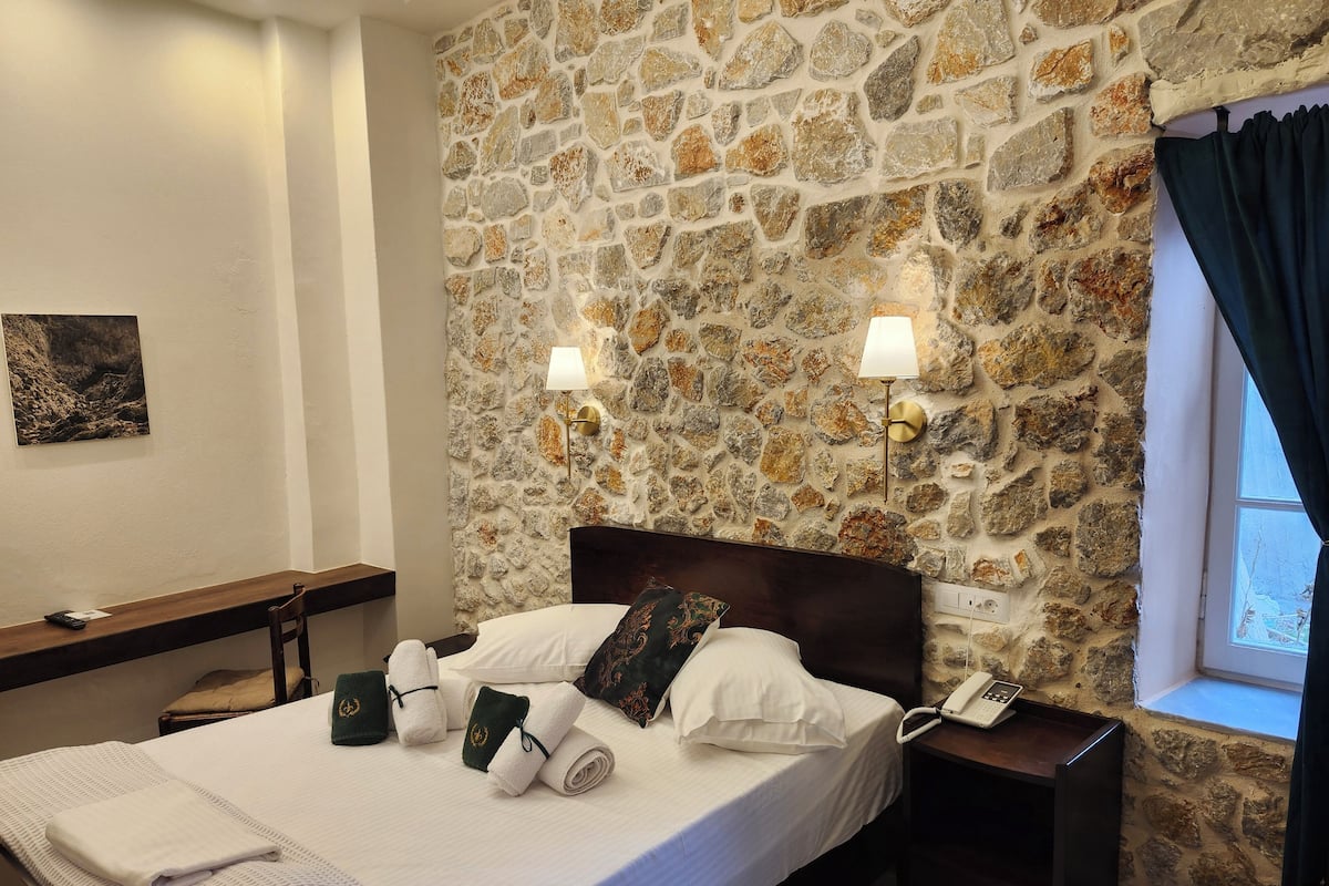 Sábanas de algodón egipcio, ropa de cama de alta calidad y minibar