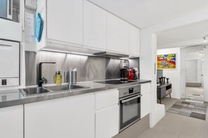 Fridge, oven, stovetop, dishwasher - AS3 - Free Parking - City Center Studio (Bergen)