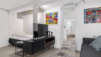 Bureau, fer et planche à repasser, Wi-Fi, draps fournis