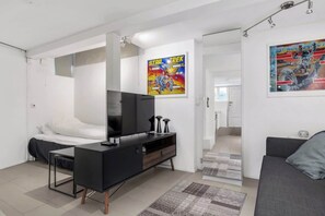 Desk, iron/ironing board, WiFi, bed sheets - AS3 - Free Parking - City Center Studio (Bergen)