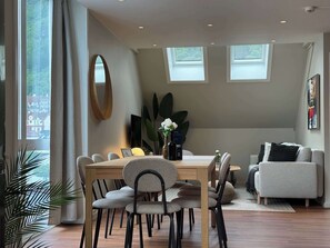 Dining - 306SB10 - 4BR Family Stay (Bergen)