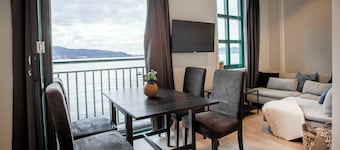 207SB10 - Small 3BR Apartment