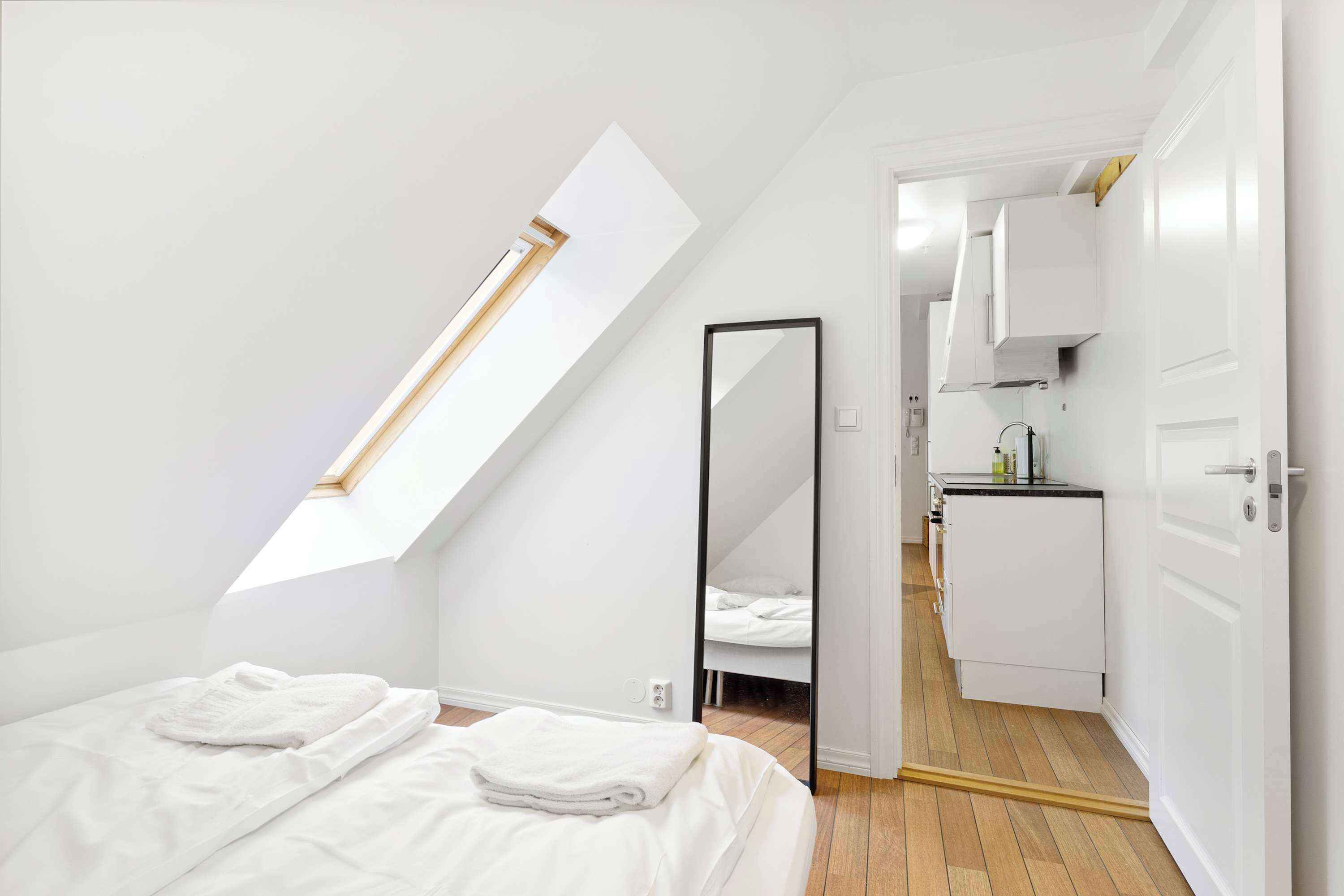 2 habitaciones, escritorio, tabla de planchar con plancha y wifi 