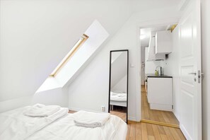 2 habitaciones, escritorio, tabla de planchar con plancha y wifi 