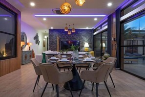 Dining - Pattana Moon (Phuket)