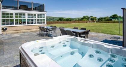 Hopkins Retreat Farm - 5 Bedroom House - Swansea