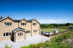 Room - Hopkins Retreat Farm - 5 Bedroom House - Swansea (Mawr)