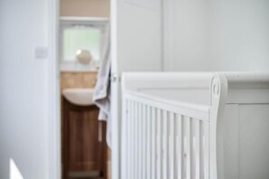 Room - Hopkins Retreat Farm - 5 Bedroom House - Swansea (Mawr)