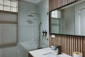 Room - Queensland Manor Condominium Deluxe Suite (Cebu City)