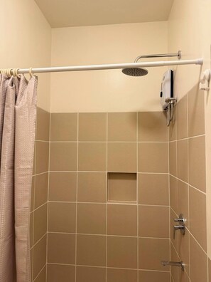 Appart'hÎtel, 1 chambre, accessible aux personnes à mobilité réduite, piscine privée | Salle de bain