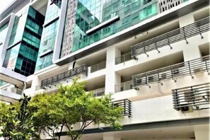 Exterior - reStary Tropical Themed Homestay (Kota Kinabalu)