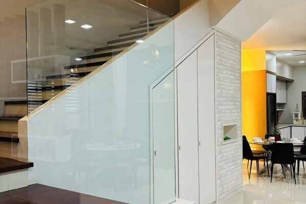 Room - Kuantan Bungalow PS4 w/ Kids Pool by Iconique (Kuala Kuantan)