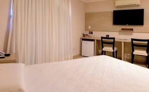 Fer et planche à repasser, Wi-Fi gratuit, draps fournis